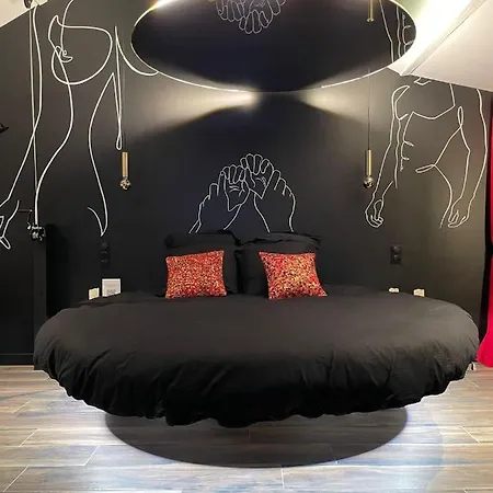 Love hôtel Luxe&spa Conde-Sainte-Libiaire